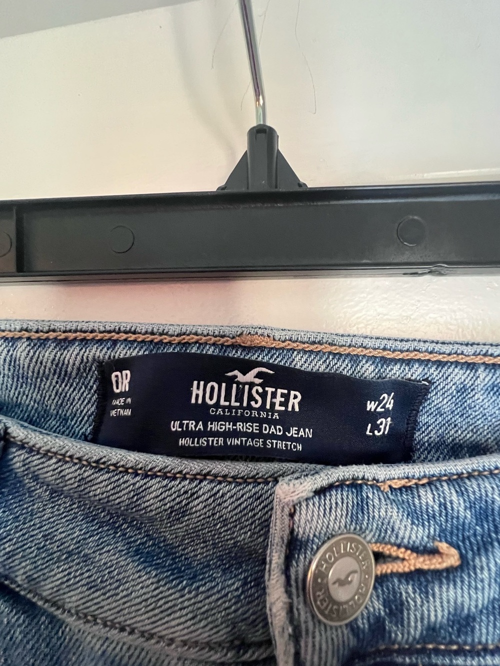 Hollister women’s Relaxed Ultra High-Rise Jeans - Light Blue Denim